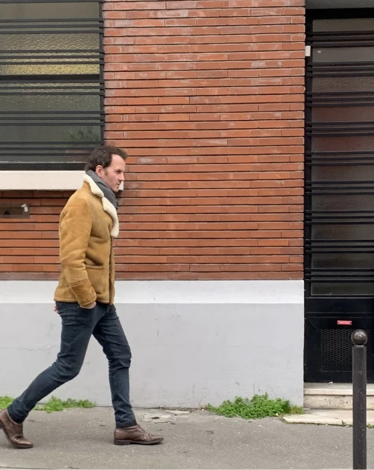 Nicolas Jeffs agent immobilier Paris en visite terrain