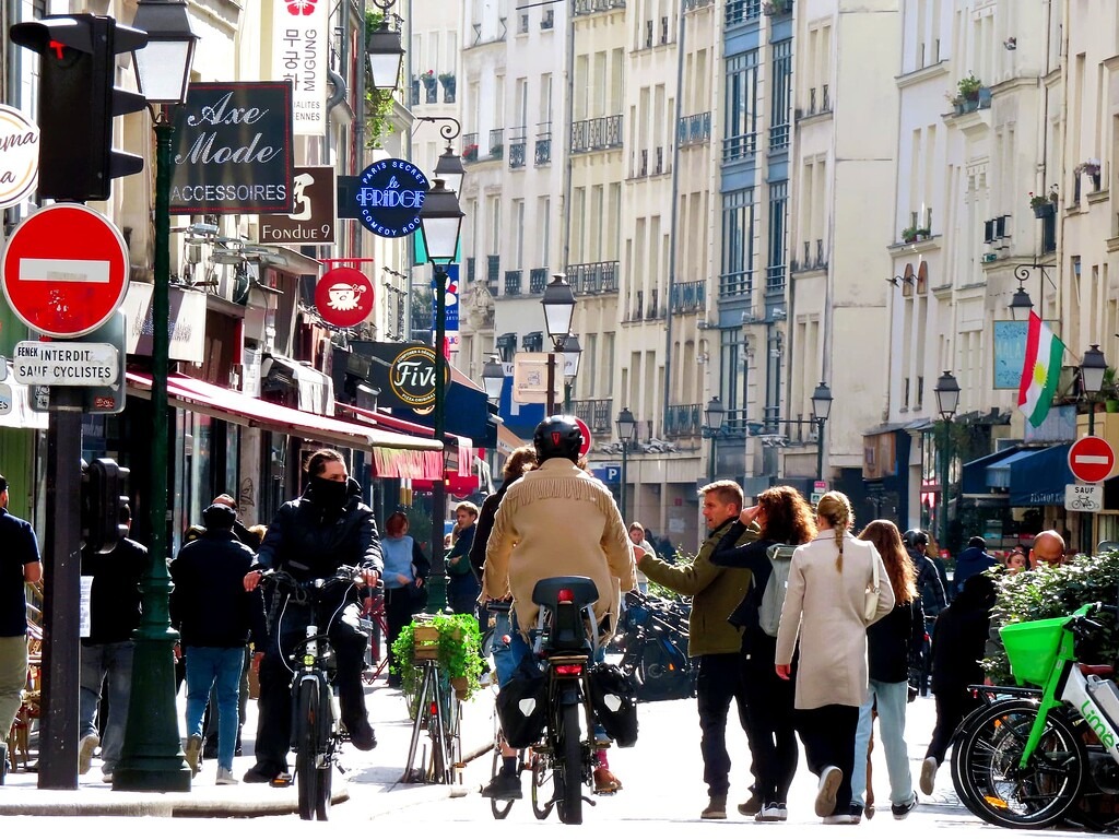 Rue Saint-Denis à Paris 2e