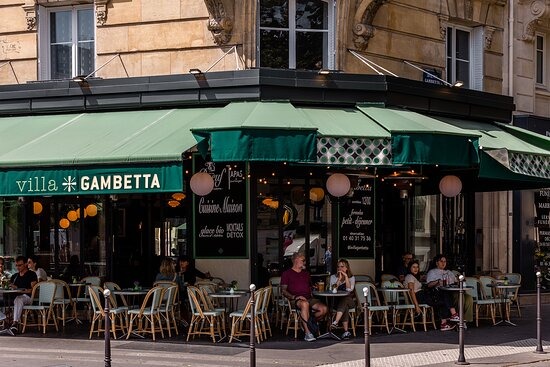 Place Gambetta dans Paris 20e