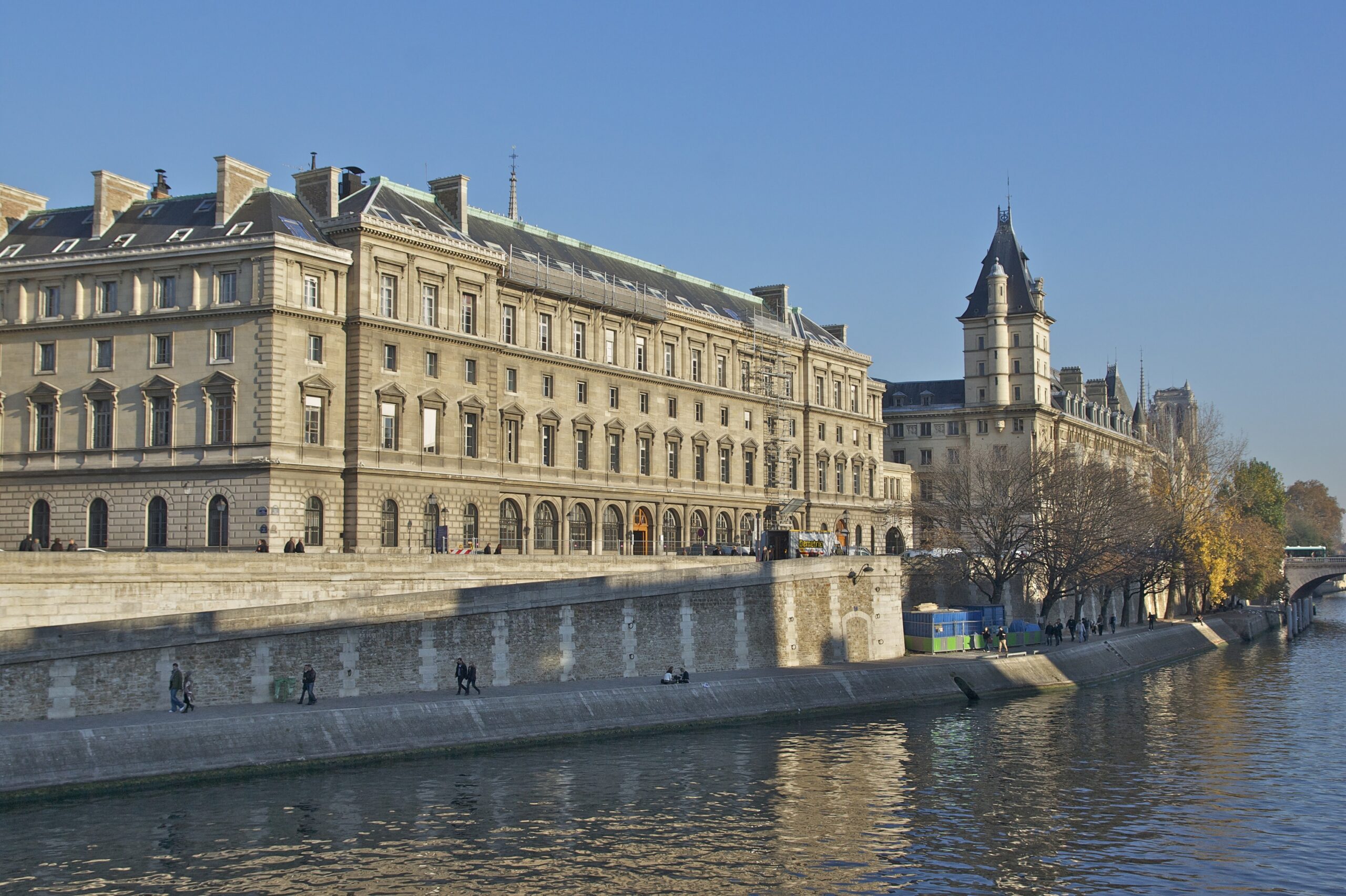 Quai des Orfèvres et Île de la Cité à Paris