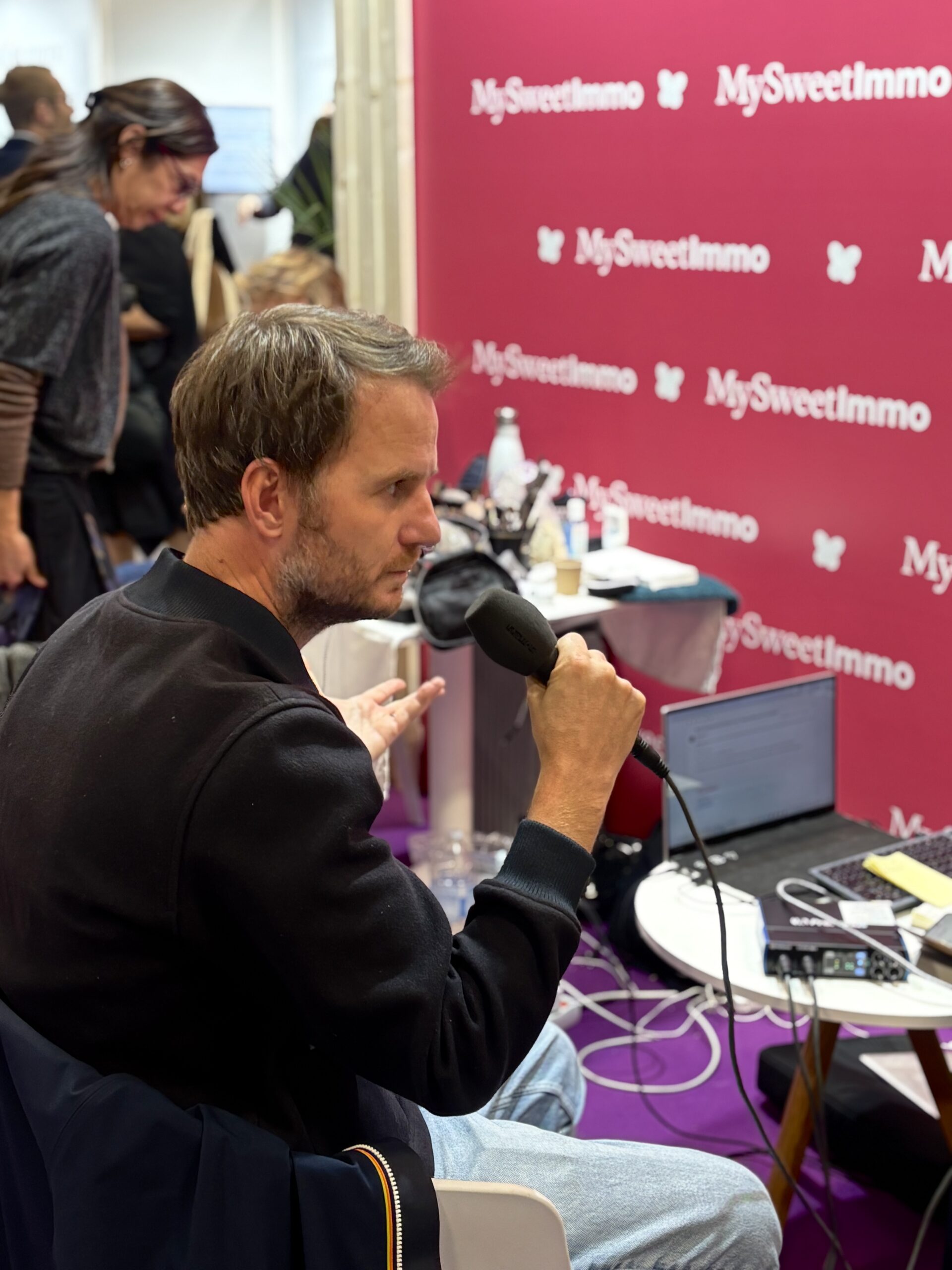 Nicolas Jeffs au micro