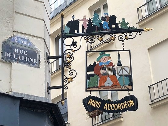 Rue de la Lune dans le quartier Bonne-Nouvelle à Paris 2e